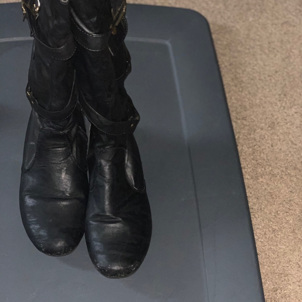 Nice comfortable flat boots for females